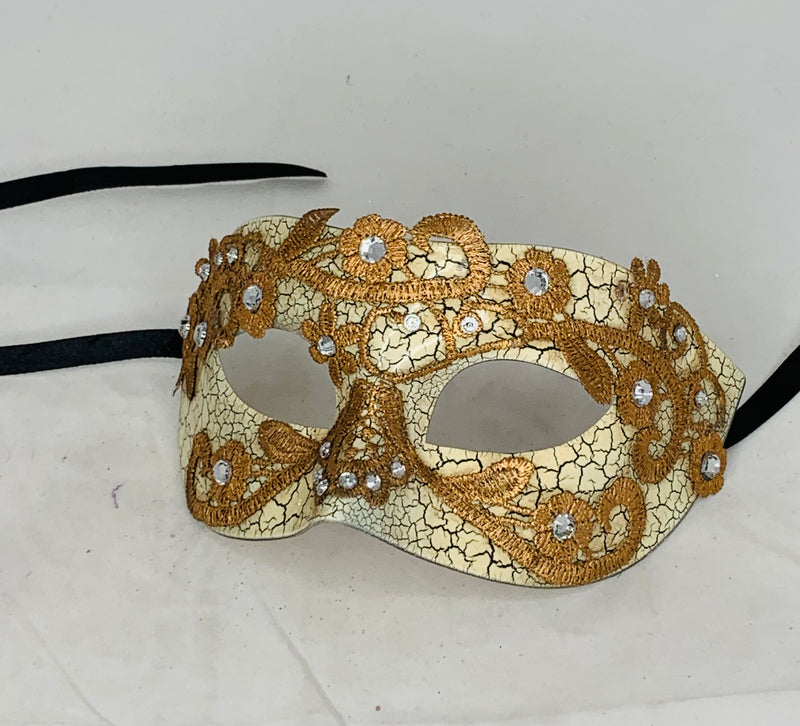 Venetian style mask. Eggshell lace